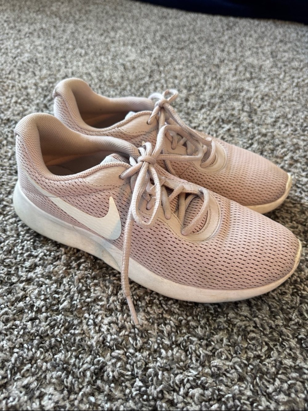 Nike Women’s Blush Pink Mesh Athletic Sneakers